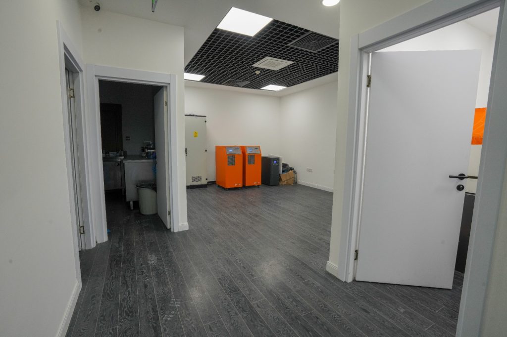 Laboratuvar projesi / Laboratory project — uygulama sonrası / completed interior